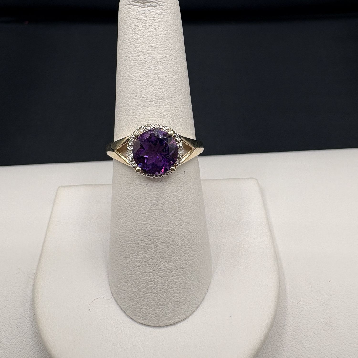 10K AMETHYST RING IN YELLOW GOLD SIZE 7.5