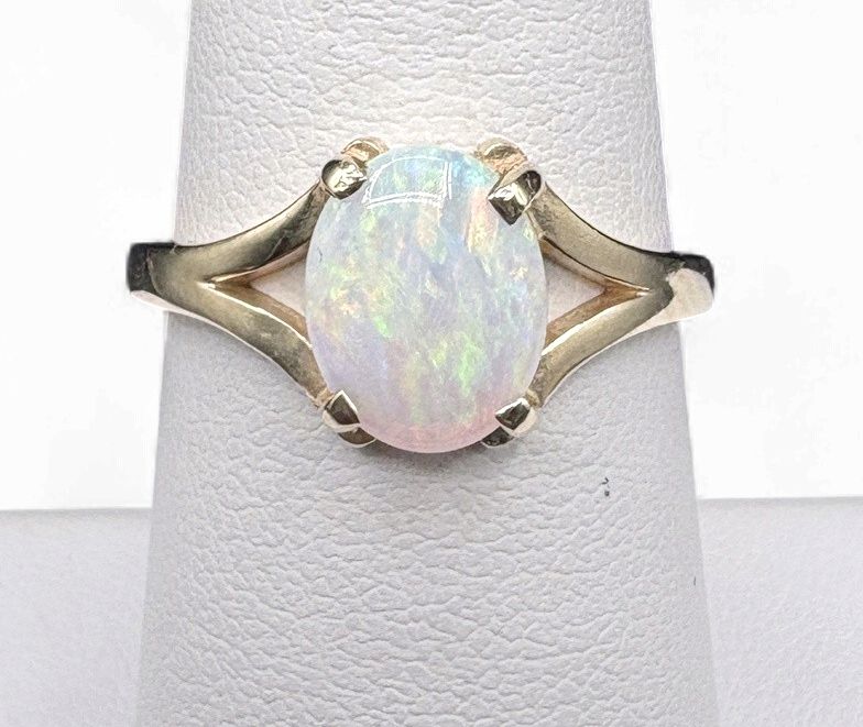 14K OPAL RING IN YELLOW GOLD SIZE 7
