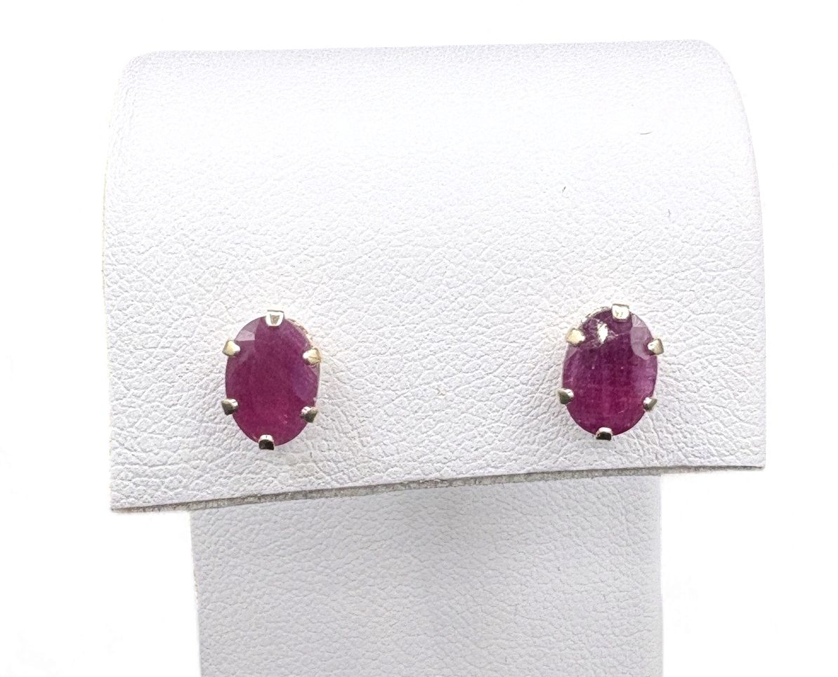 14K OVAL RUBY EARRING IN YELLOW GOLD