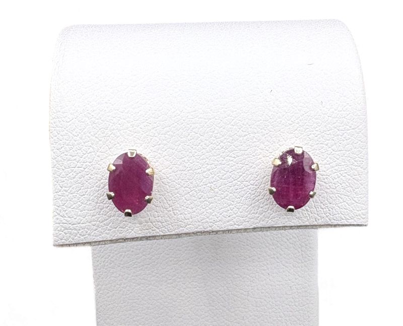 14K OVAL RUBY EARRING IN YELLOW GOLD