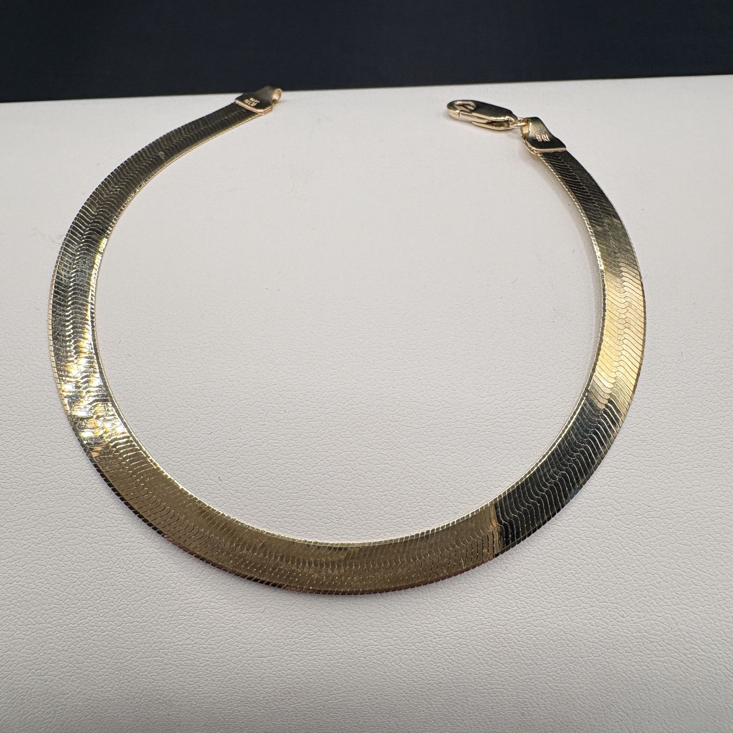 14K HERRINGBONE BRACELET IN YELLOW GOLD 8"