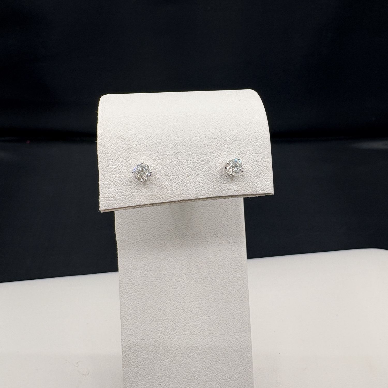 14K DIAMOND STUD EARRINGS IN YELLOW GOLD