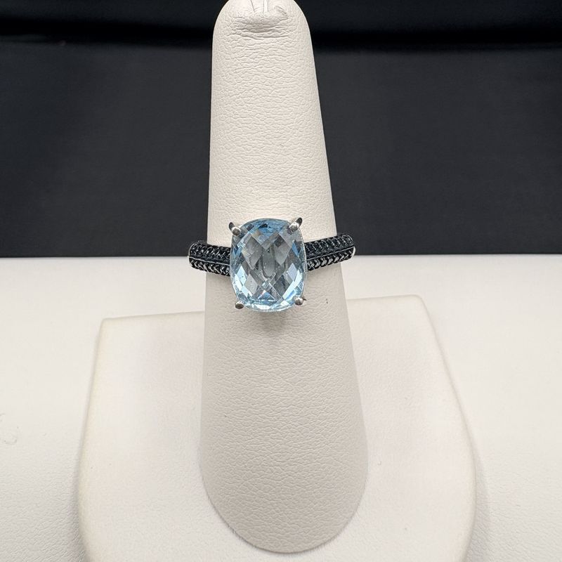 STERLING BLUE TOPAZ RING SIZE 7