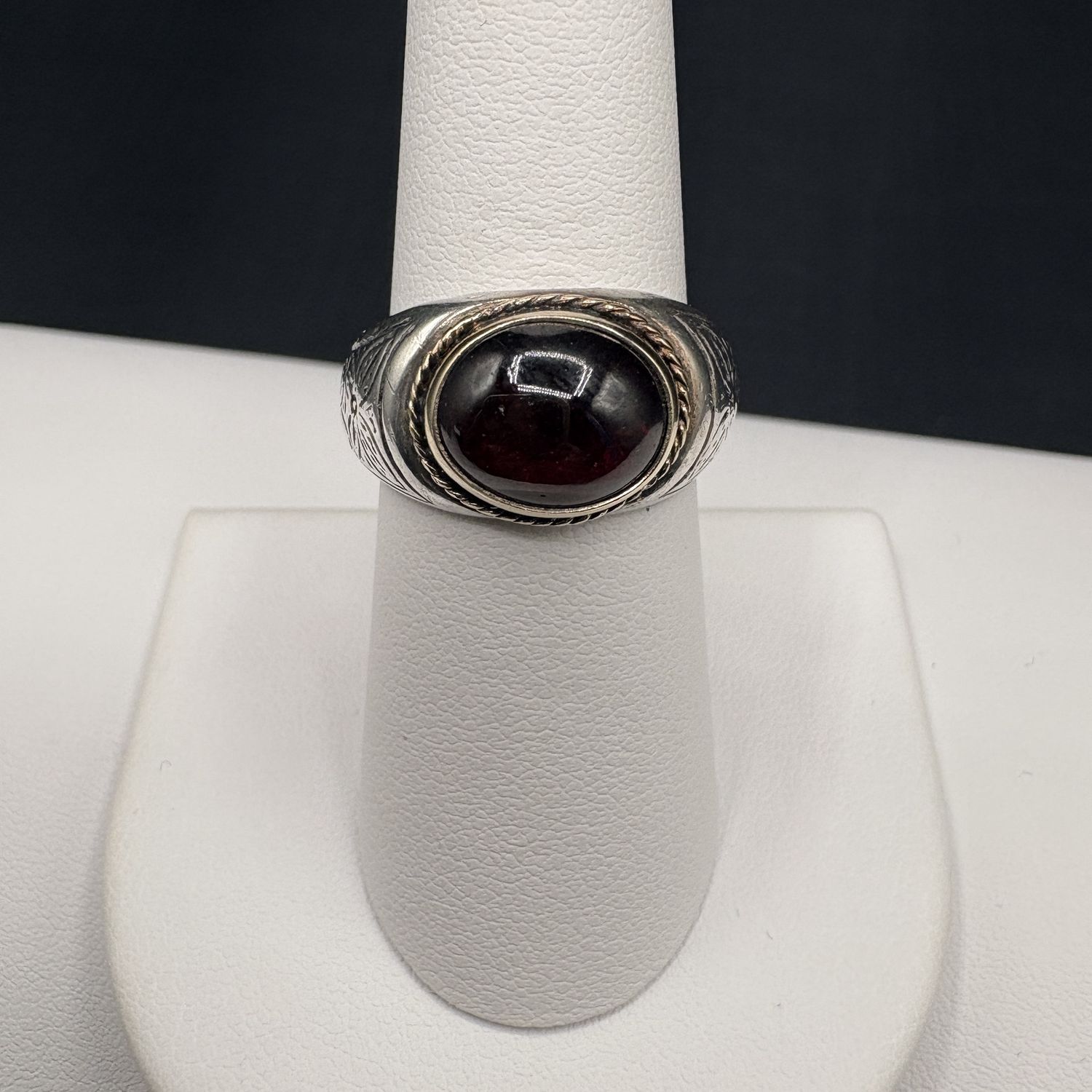 STERLING GARNET CABOCHON RING SIZE 7