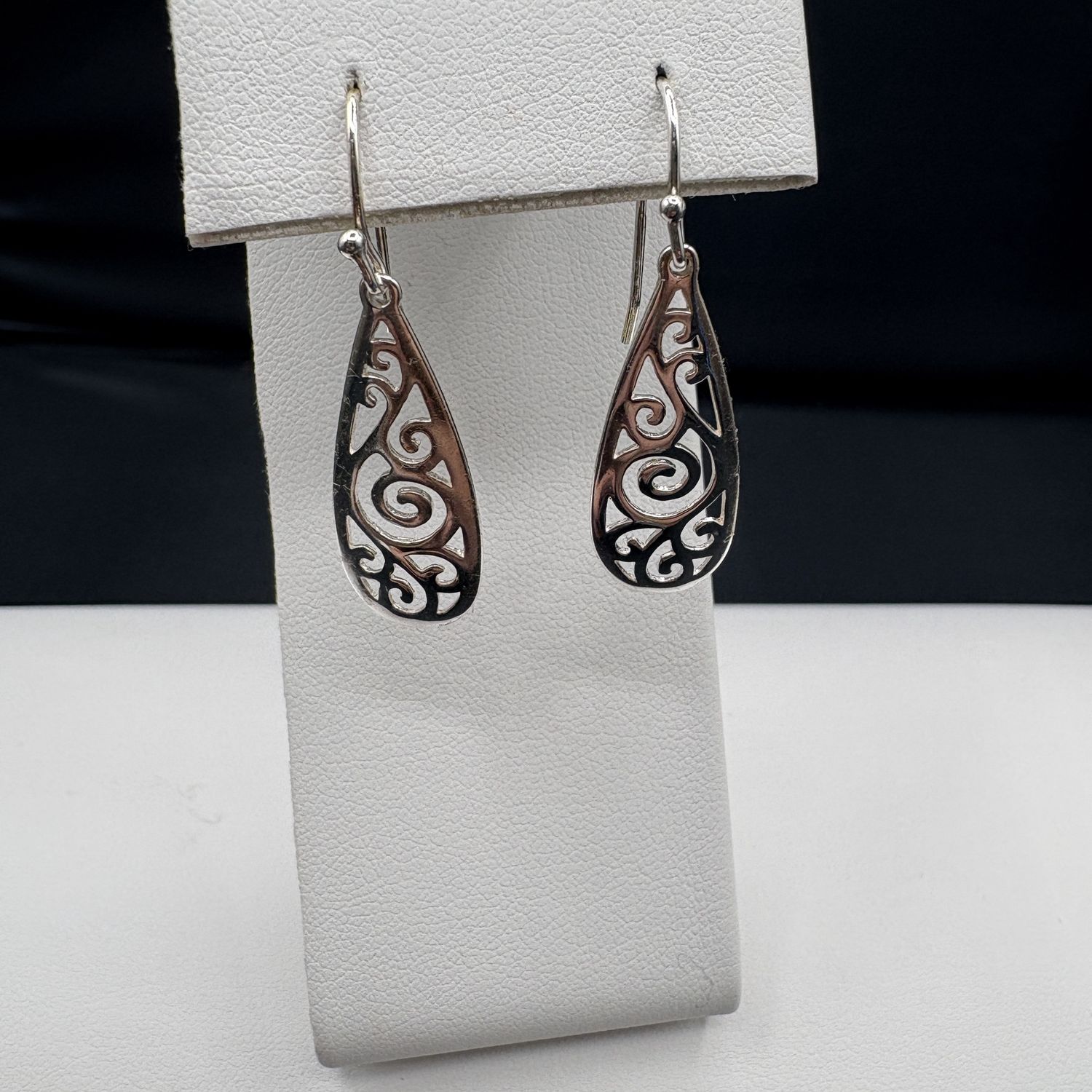 STERLING DANGLE LINCH FILAGREE EARRING