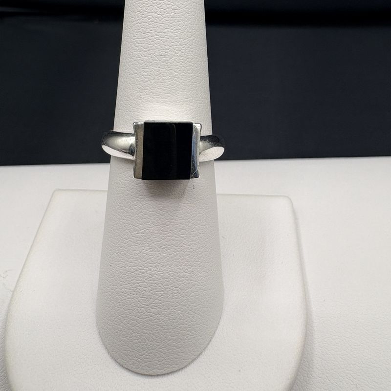 STERLING BLACK ONYX RING SIZE 7.5