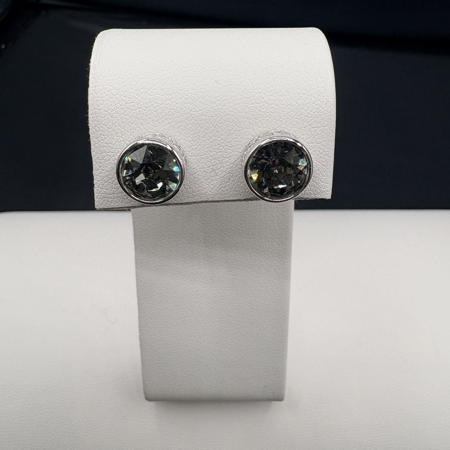 STERLING BEZEL GREY STONE EARRING