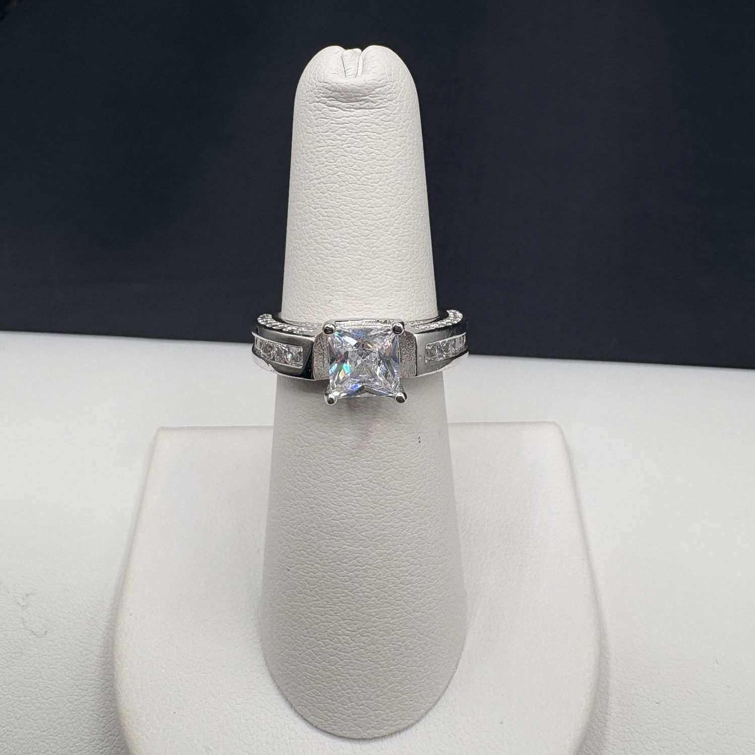 STERLING PRINCESS CUT ENGAGEMENT RING SIZE 6.5