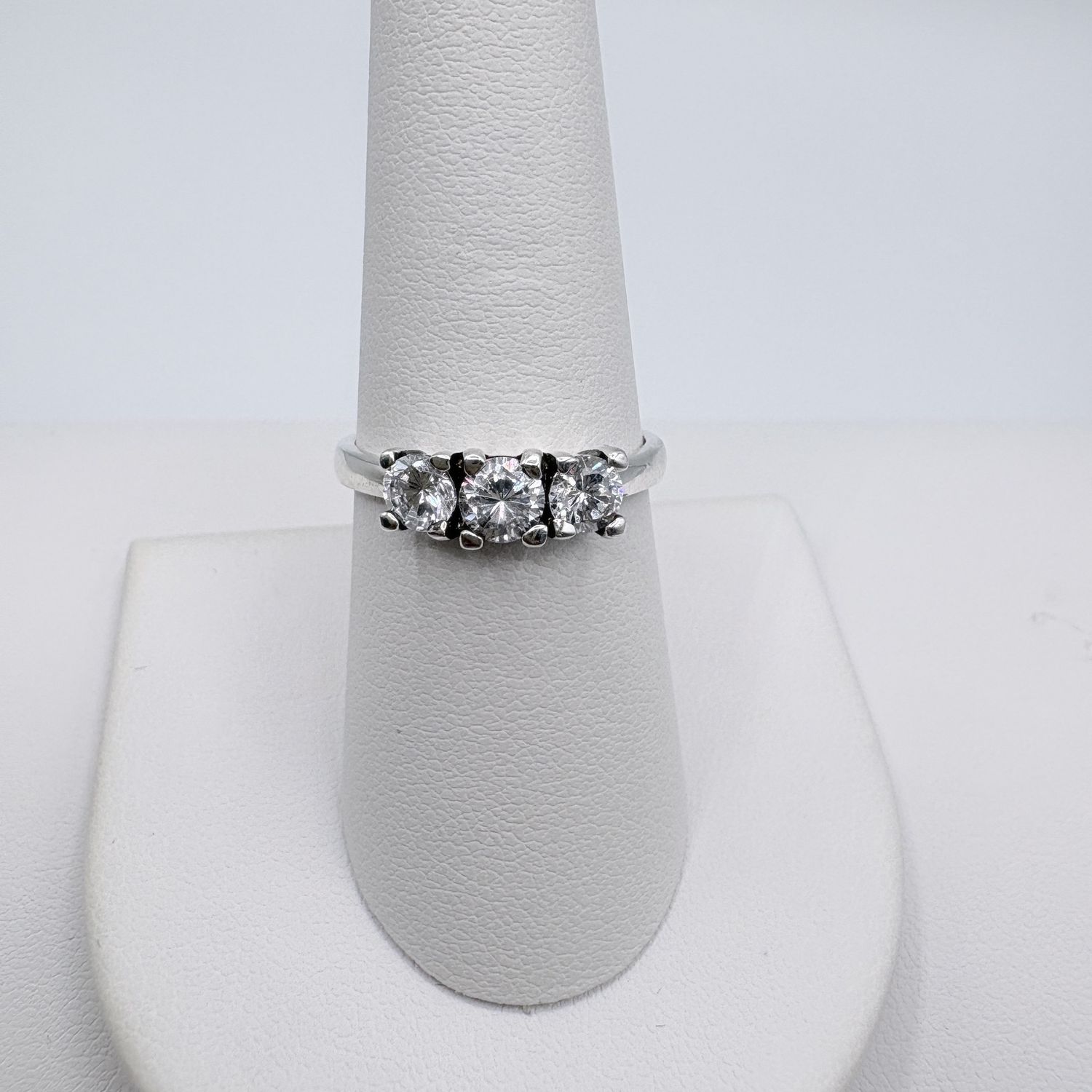STERLING CZ RING SIZE 8