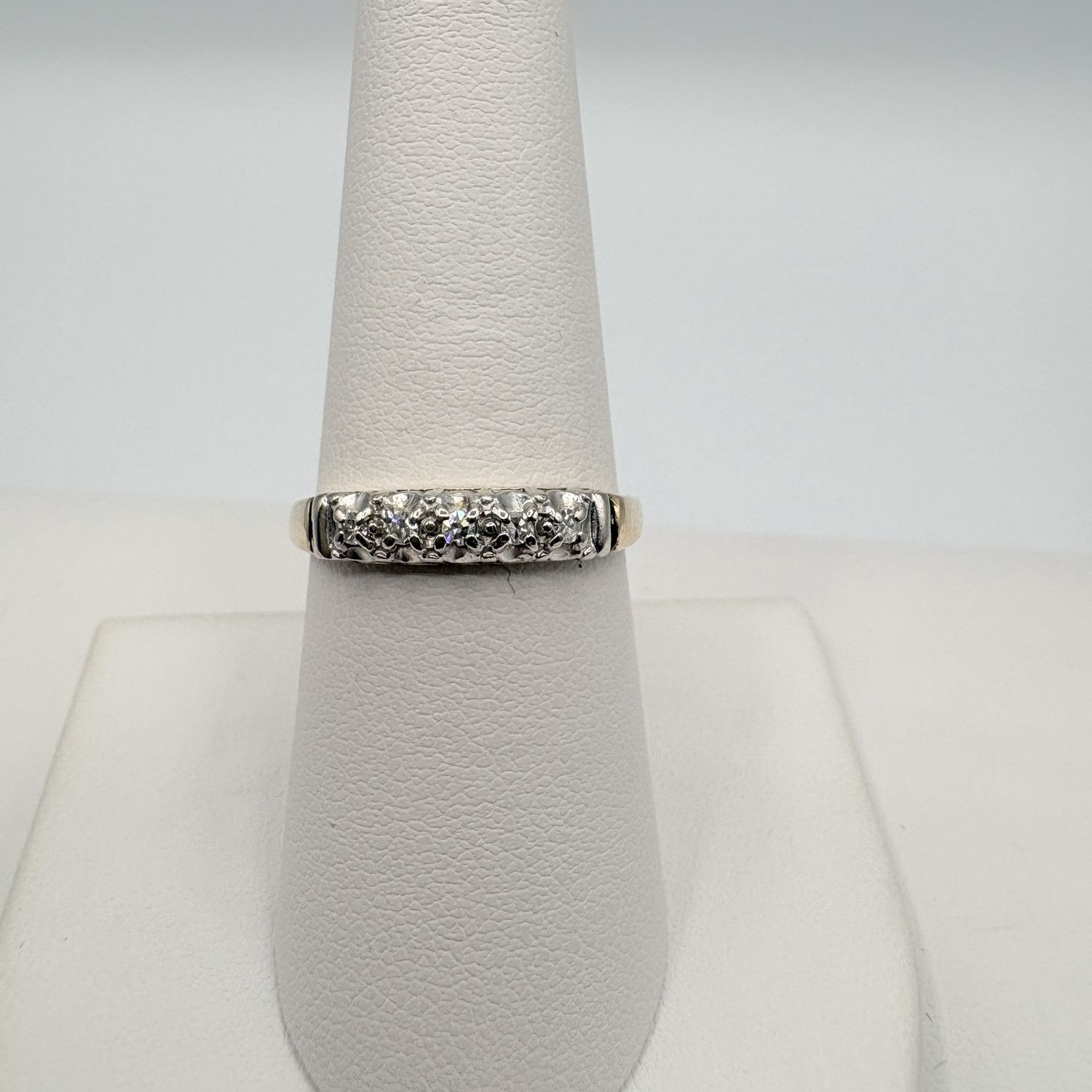 14K DIAMOND ANNIVERSARY BAND SIZE 8