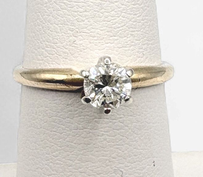 14K DIAMOND ENGAGEMENT RING SIZE 6