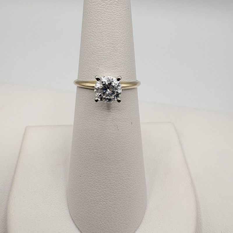 14K ROUND DIAMOND SOLITARE RING SIZE 6