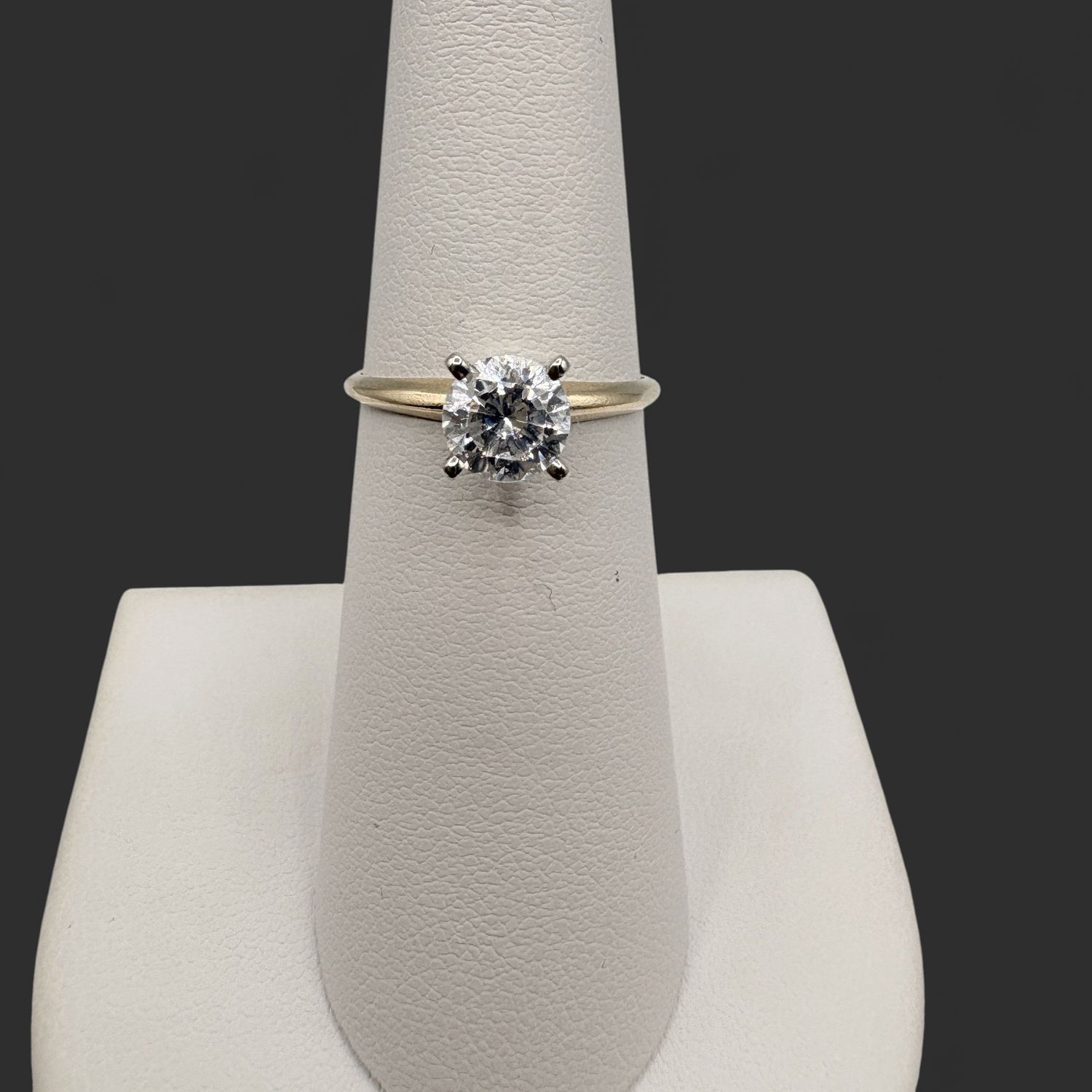14K ROUND DIAMOND SOLITARE RING SIZE 6