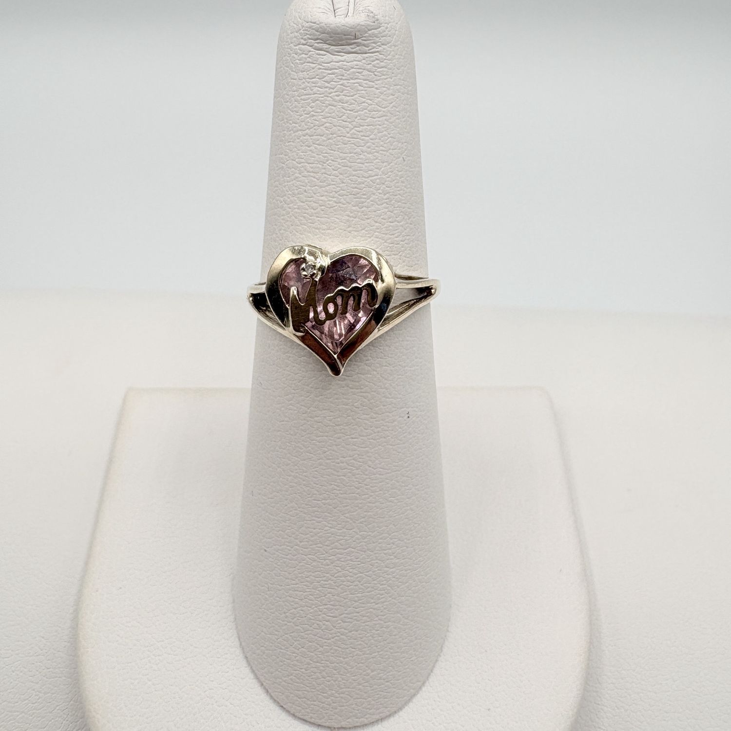 10K PINK ICE HEART WITH "MOM" RING SIZE 6.25