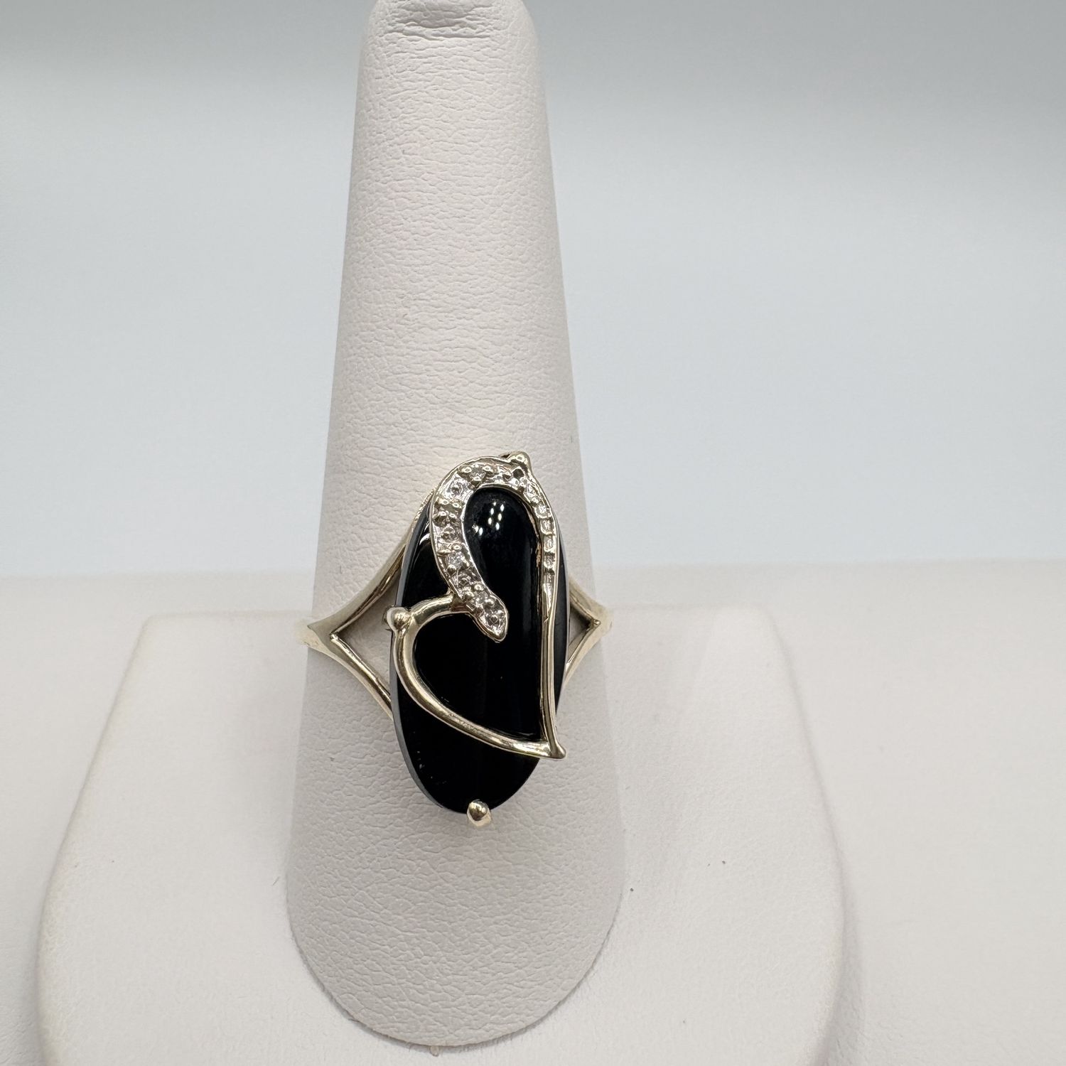 10K BLACK ONYX CABOCHON HEART &amp; DIAMOND RING SIZE 9.75