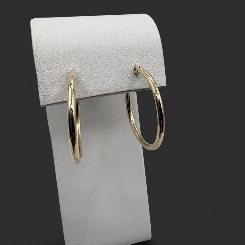 10K HOOP EARRINGS IN YELLOW GOLD