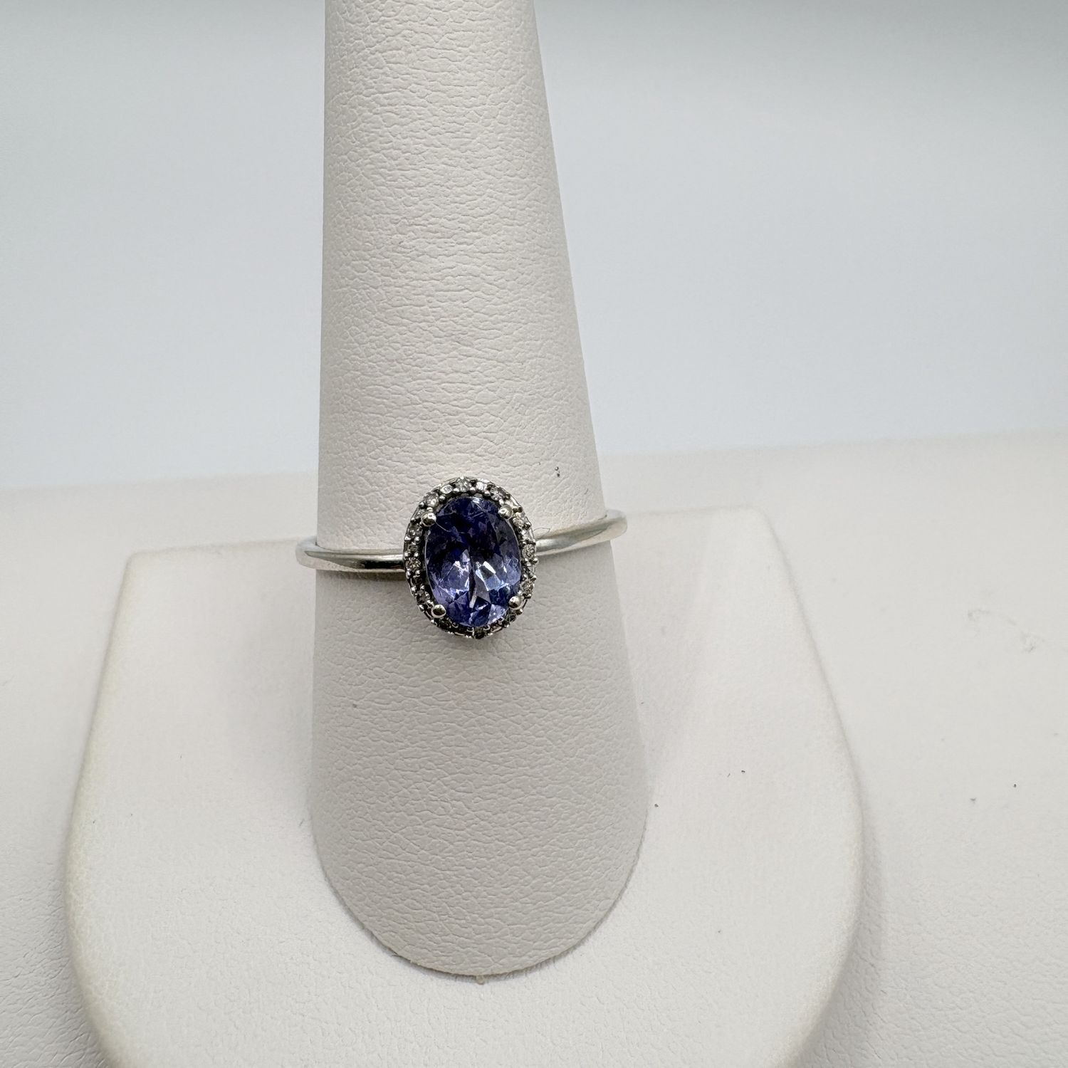 10K TANZANITE &amp; DIAMOND RING SIZE 9.25