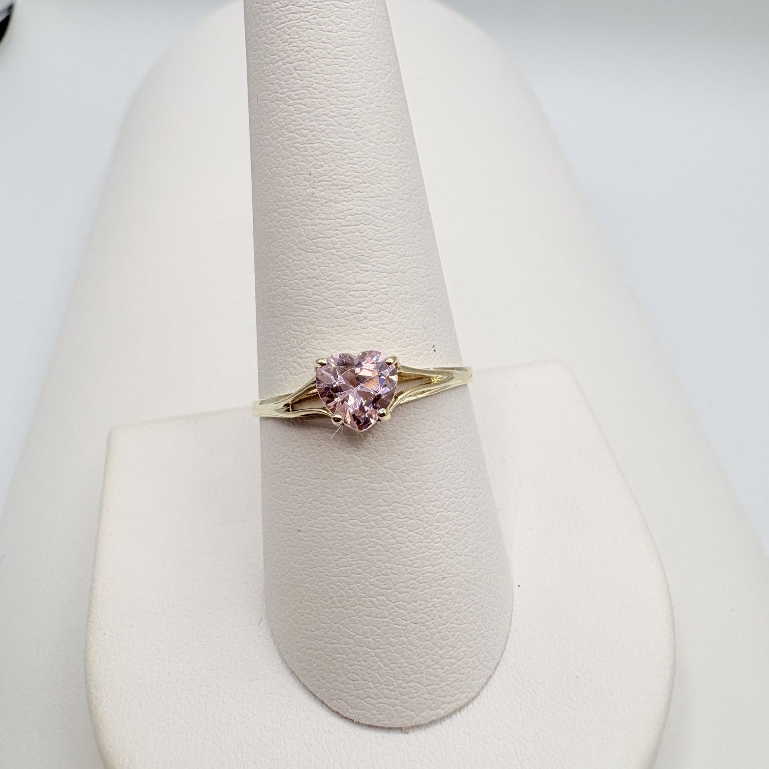 10K PINK ICE HEART RING SIZE 9.5 IN YELLOW GOLD