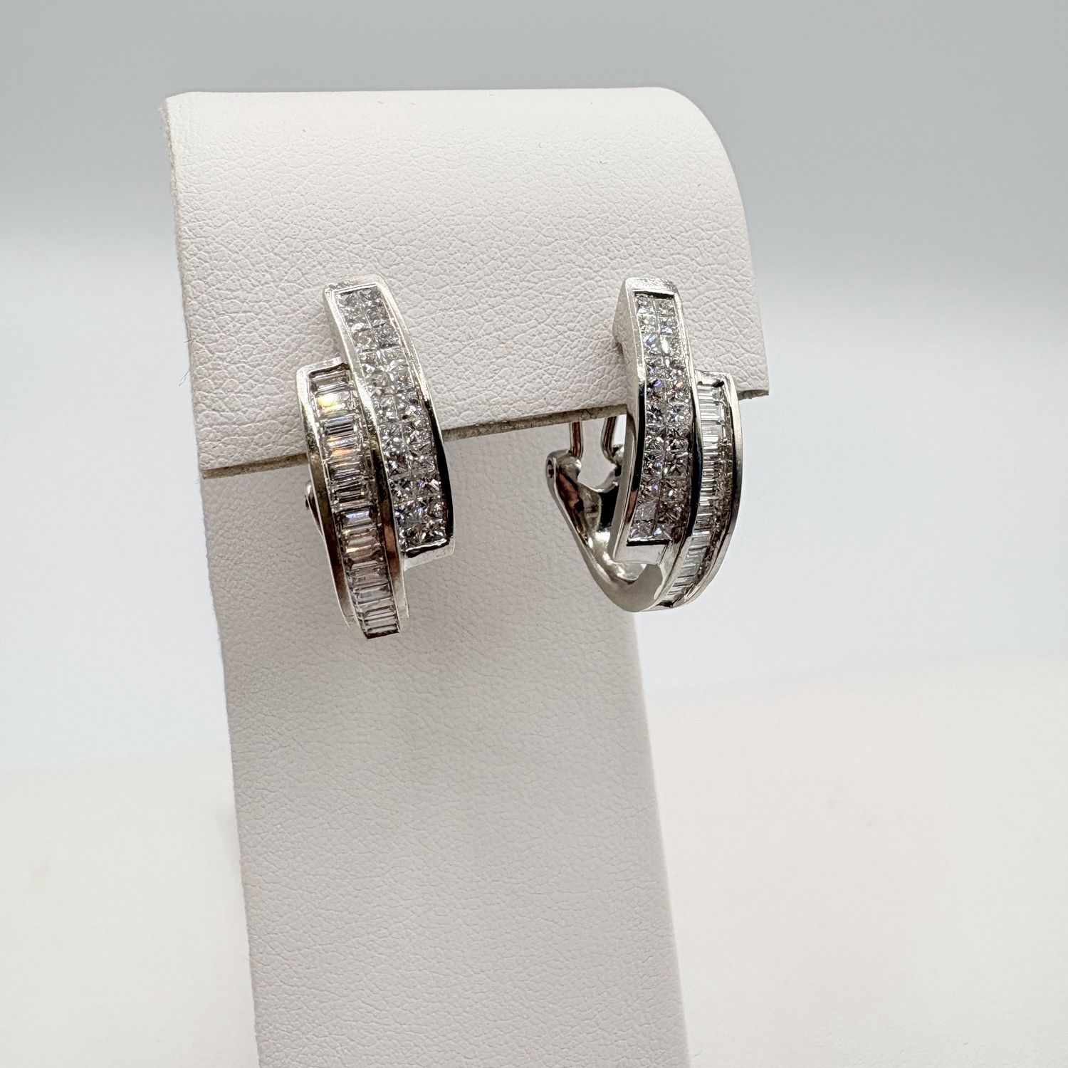14K BAGUETTE  DIAMOND LEVERBACK EARRINGS IN WHITE GOLD