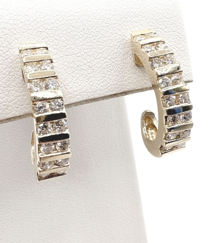 14K DIAMOND J-HOOP EARRING IN YELLOW GOLD