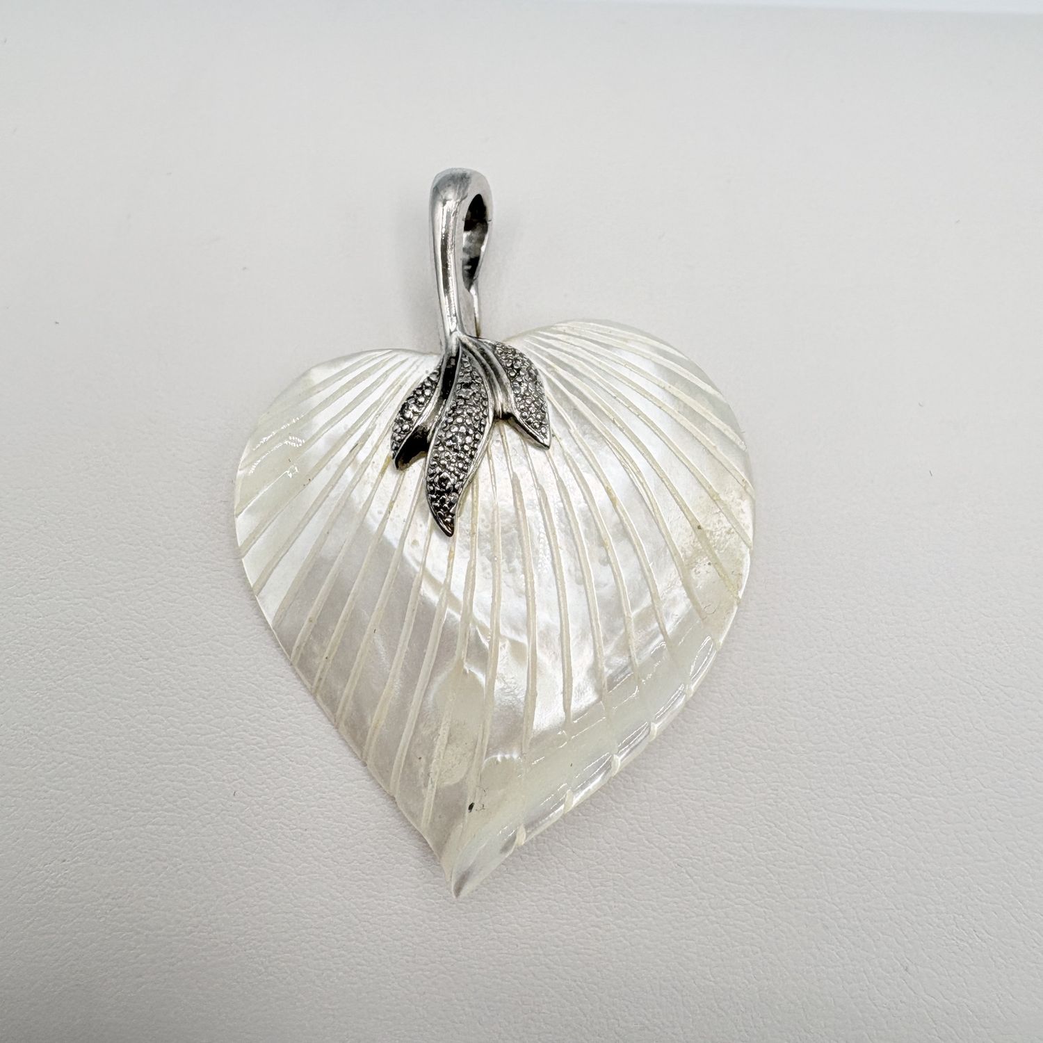 MOTHER OF PEARL TOGGLE PENDANT