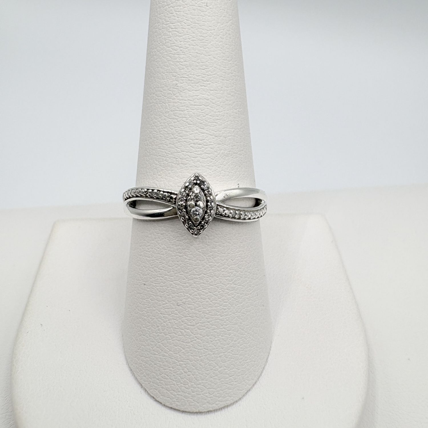 STERLING DIAMOND CLUSTER RING SIZE 9