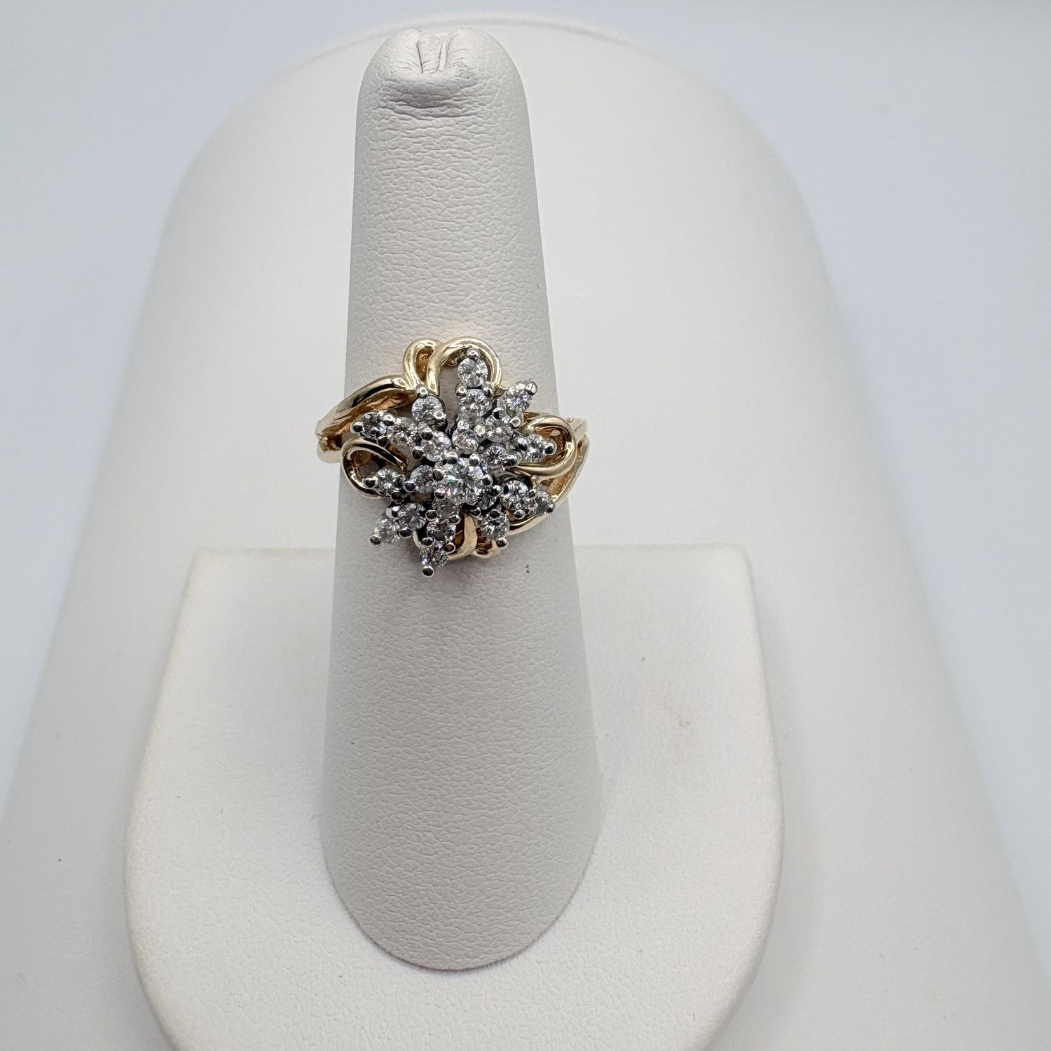 14K FLORAL DIAMOND RING SIZE 6.5