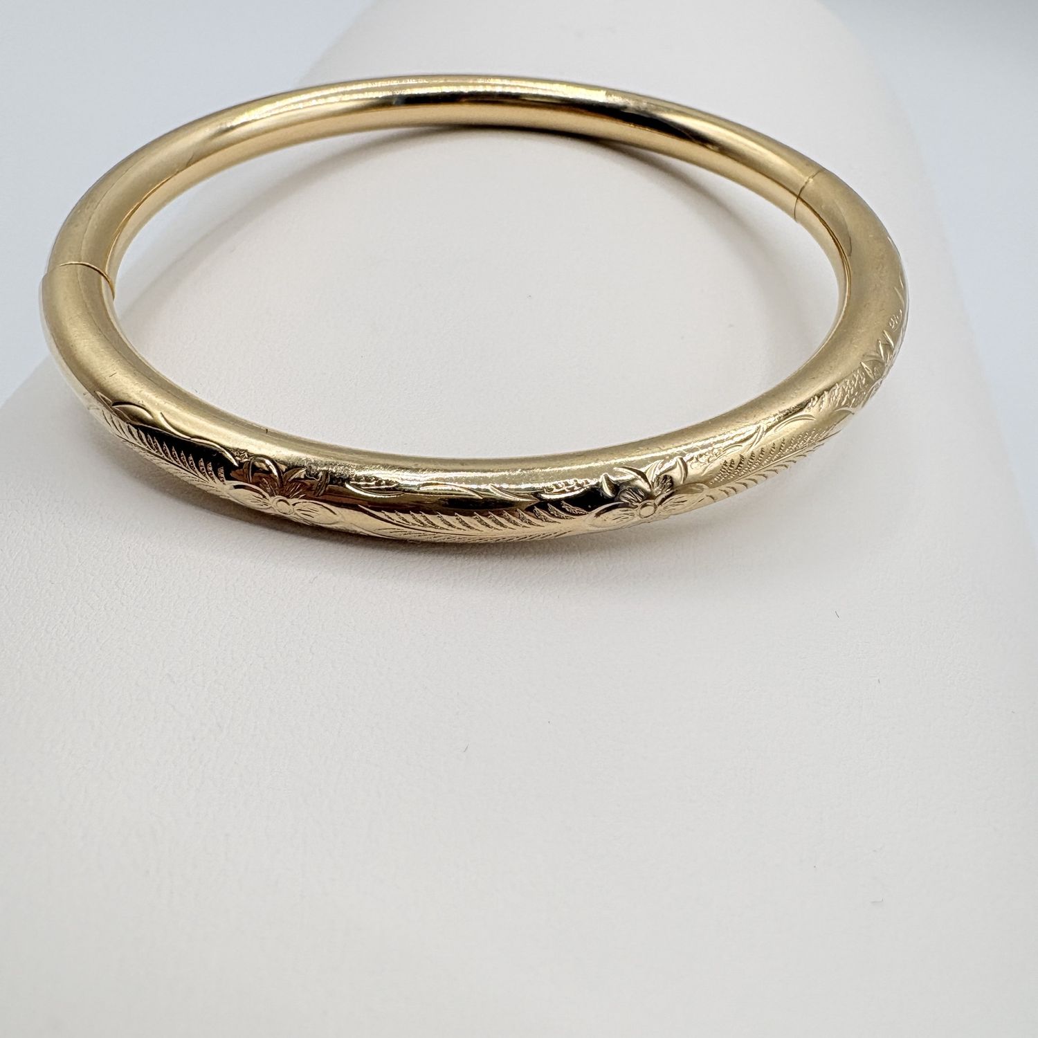GOLD FILLED HARD HINGED BANGLE  BRACELET