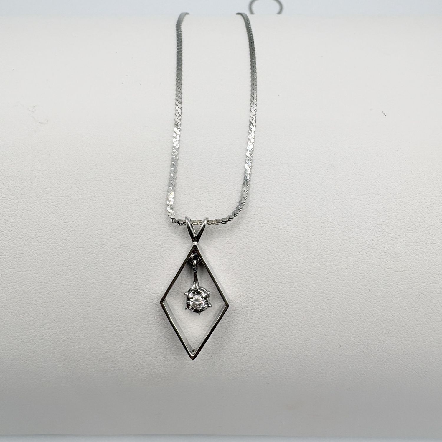 14K DIAMOND KITE PENDANT WITH SERPANTINE CHAIN 20" IN WHITE GOLD