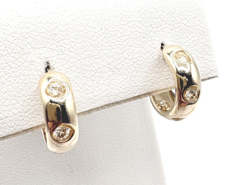 14K CZ HOOP EARRINGS WITH CLICK BACK IN YELLOW GOLD