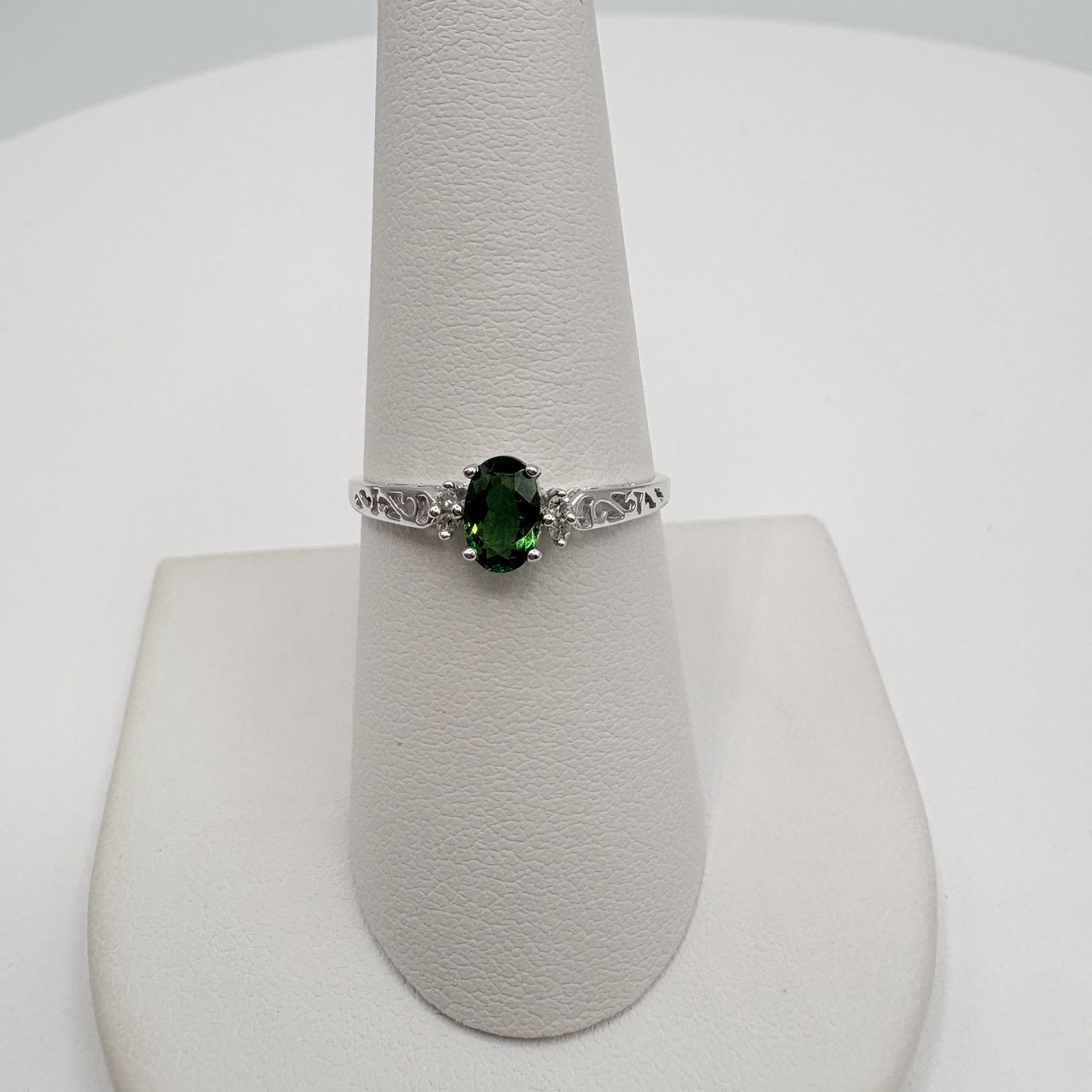 10K WHITE GOLD GREEN SAPPHIRE &amp; DIAMOND RING SIZE 8.25