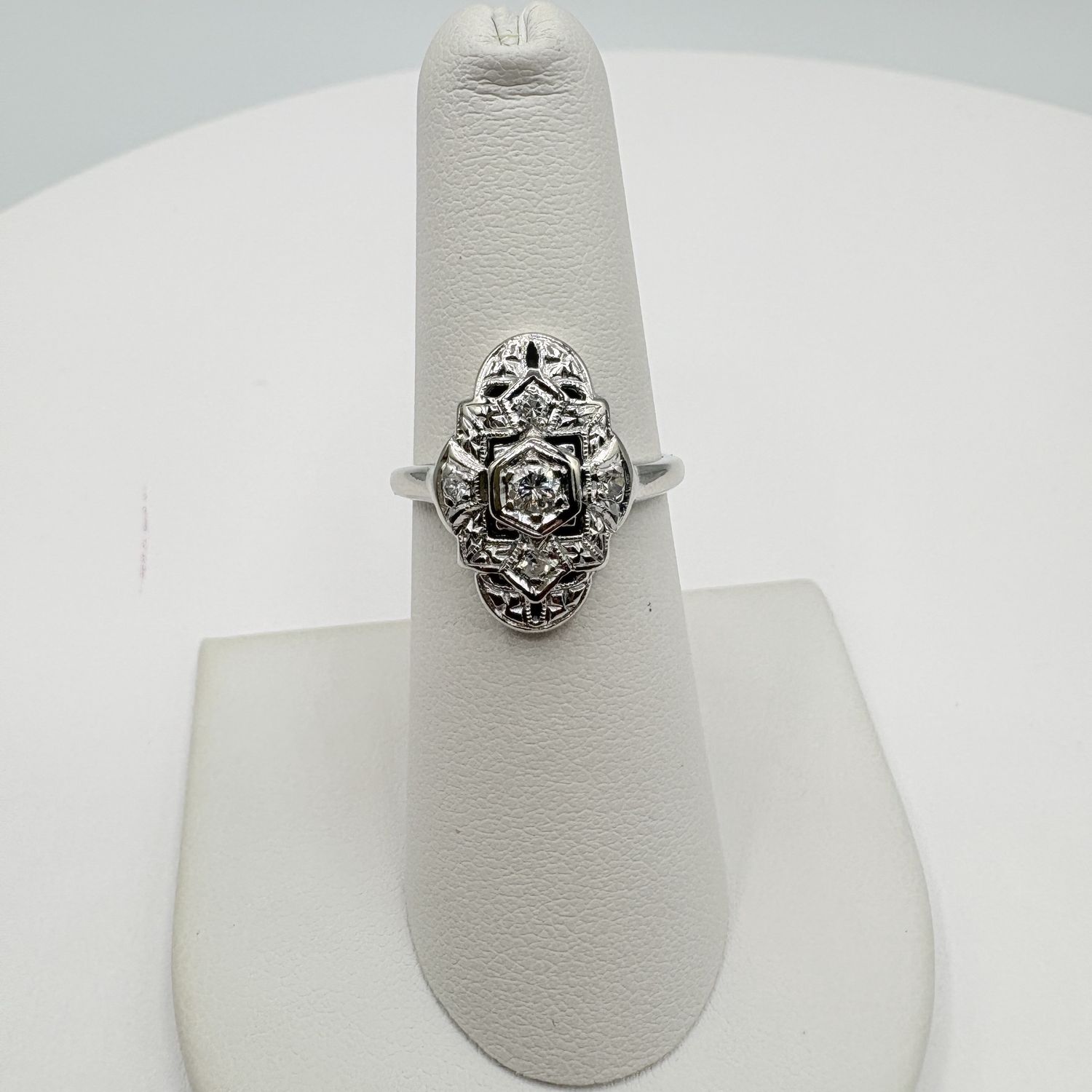 10K ANTIQUE WHITE GOLD DIAMOND RING SIZE 6.25