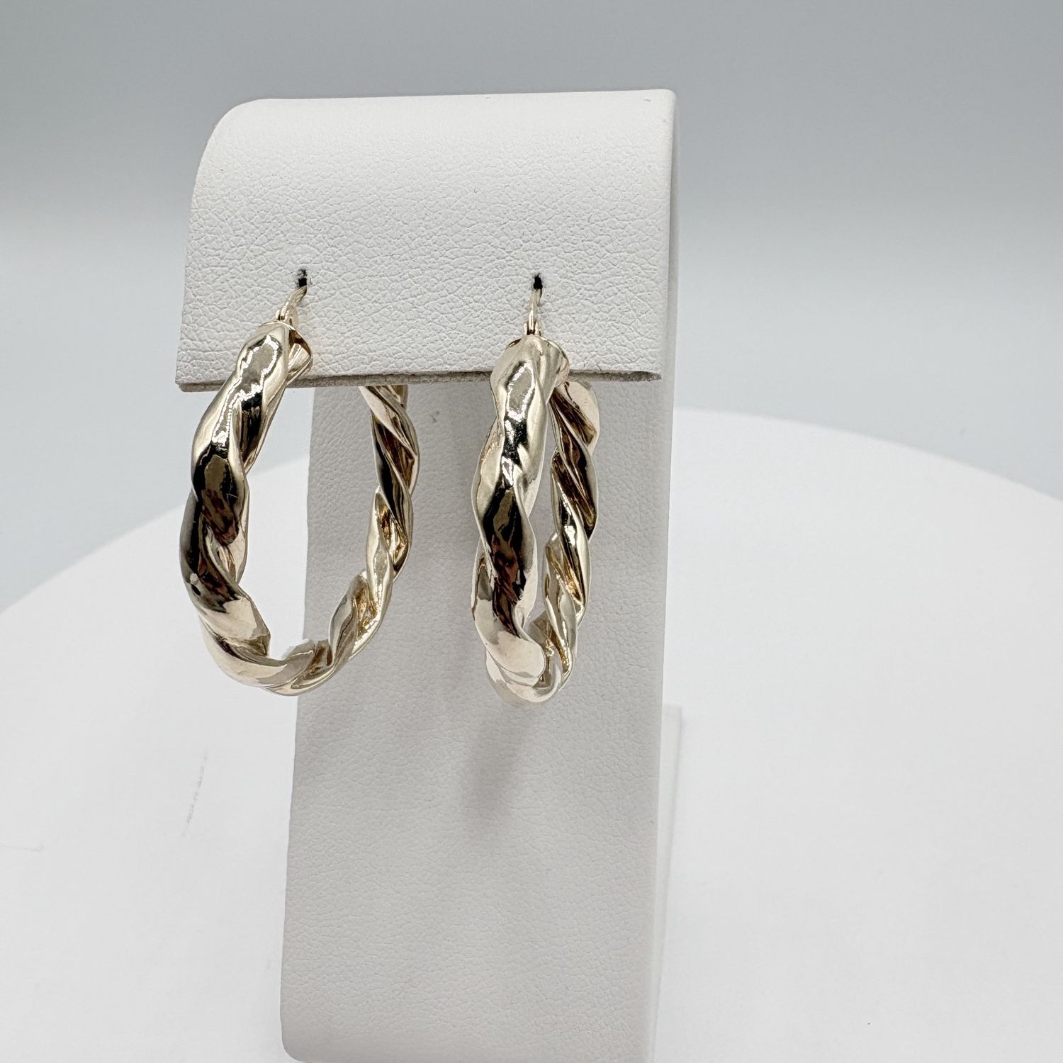 14K YELLOW GOLD TWISTED HOOP EARRING