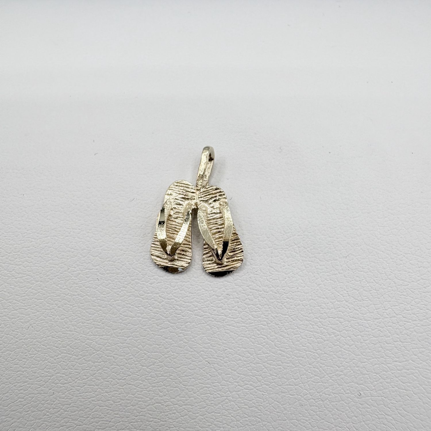 14K FLIP FLOP PENDANT CHARM