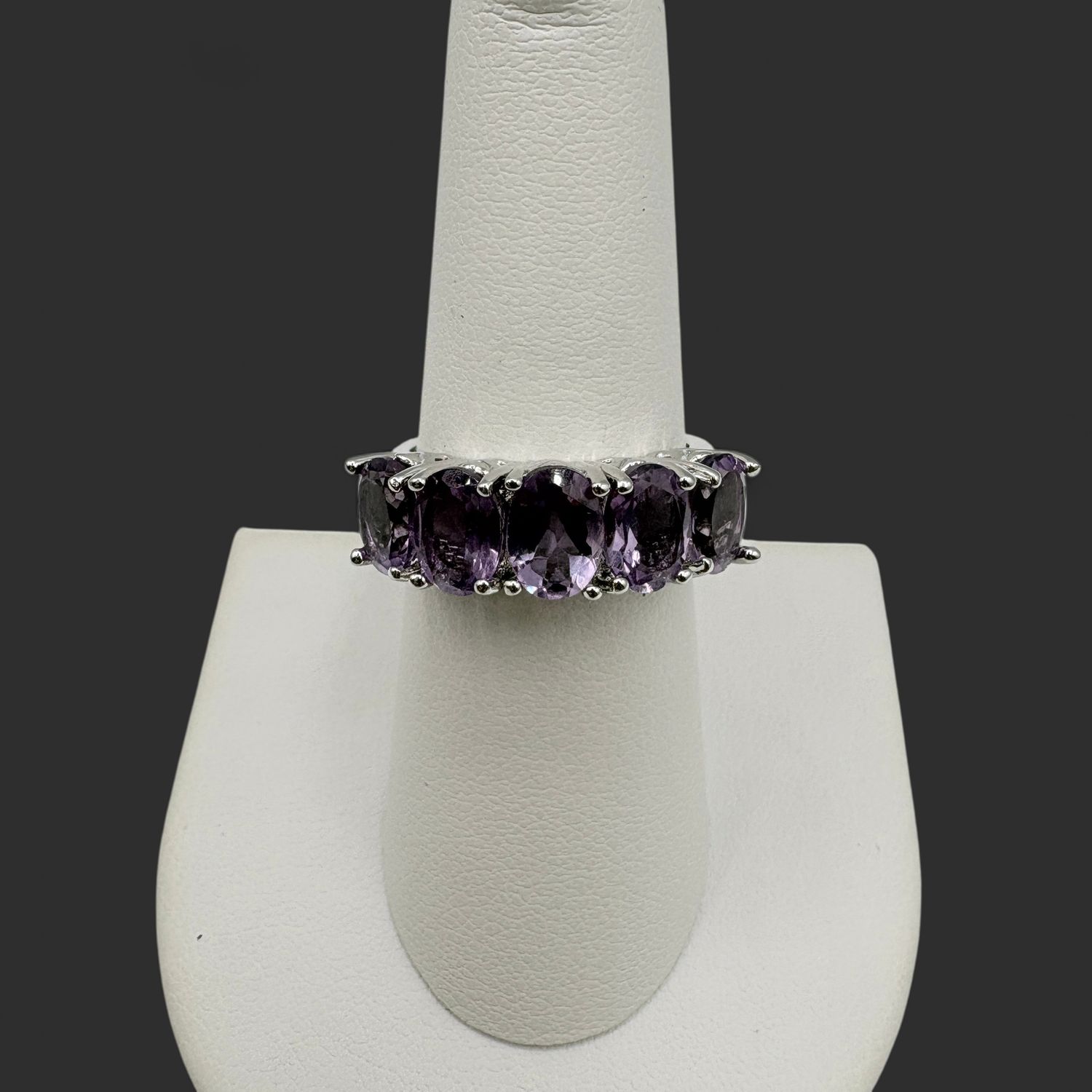 STERLING OVAL AMETHYST RING SIZE 7