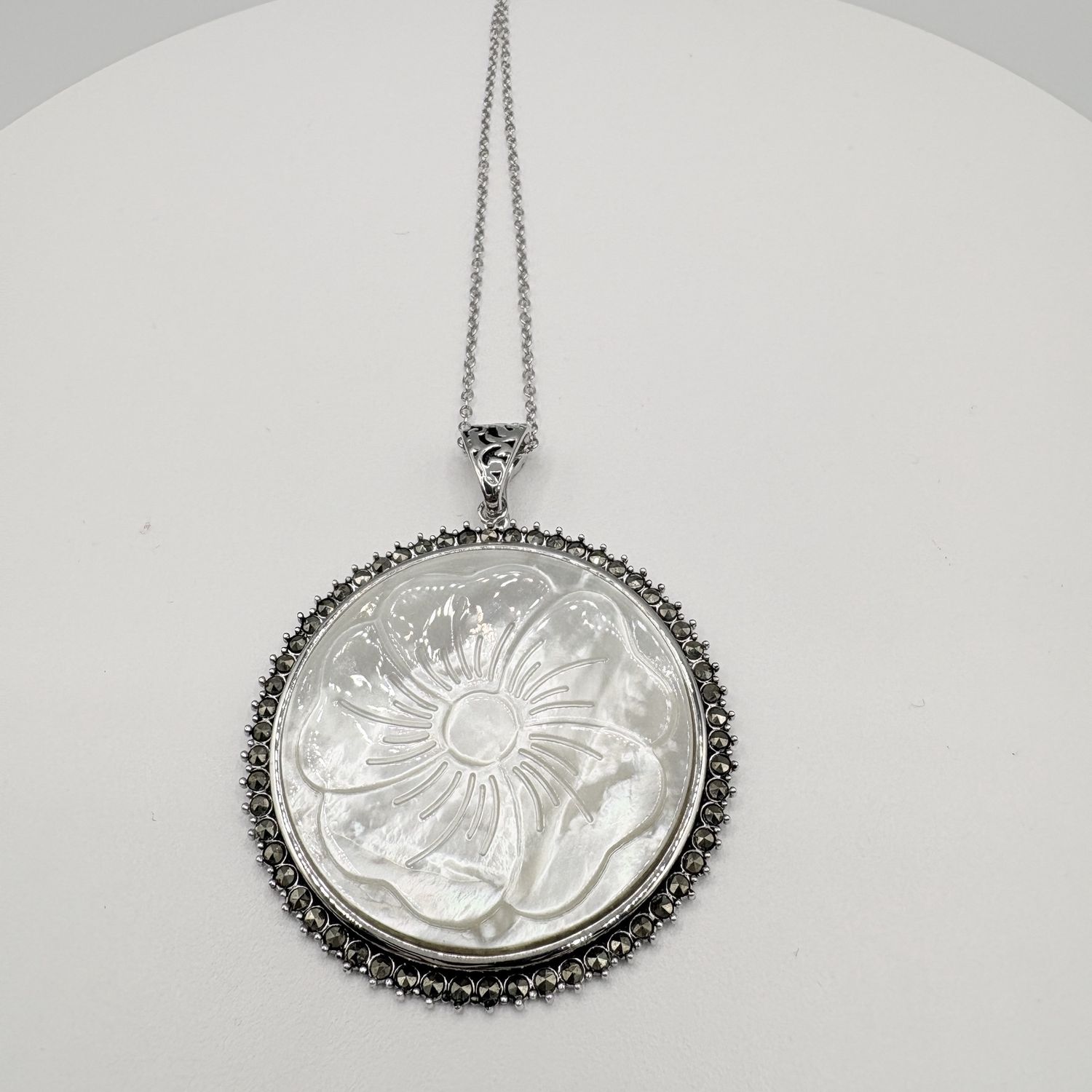 STERLING MOTHER OF PEARL ETCHED FLOWER PENDANT WITH CHAIN 22"