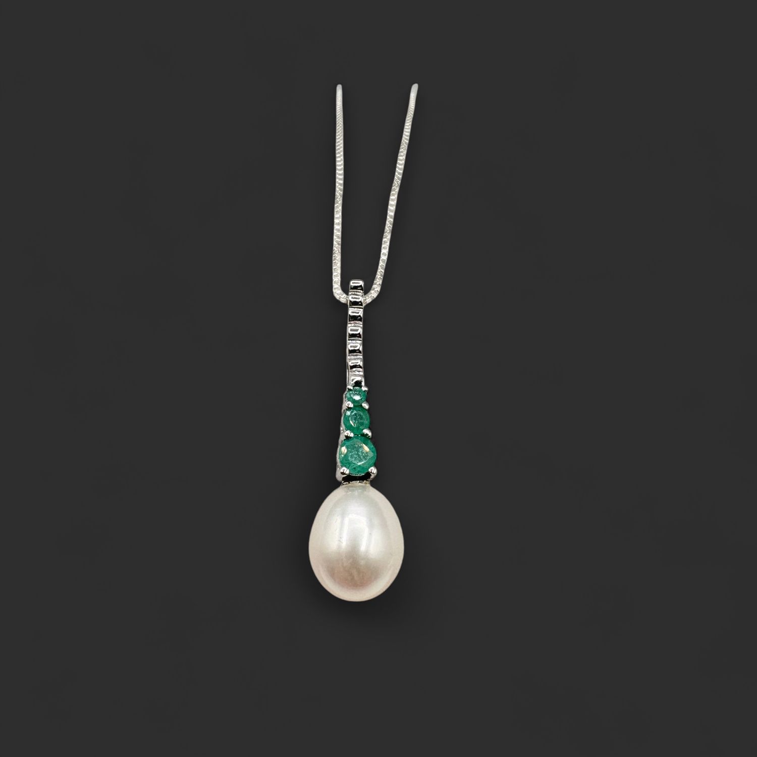 STERLING EMERALD &amp; PEARL PENDANT WITH CHAIN 18"