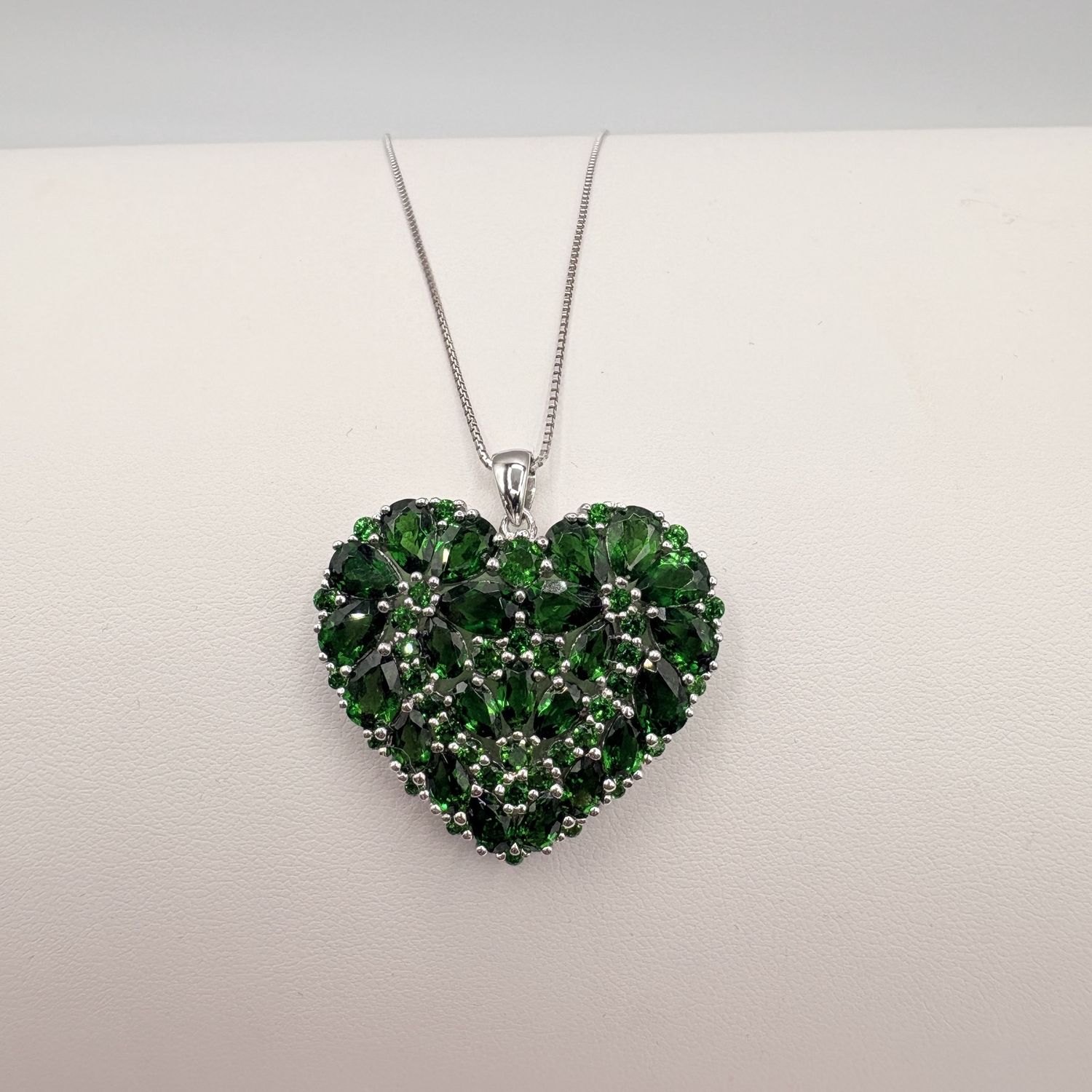 STERLING GREEN CRYSTAL HEART PENDANT WITH CHAIN 18"