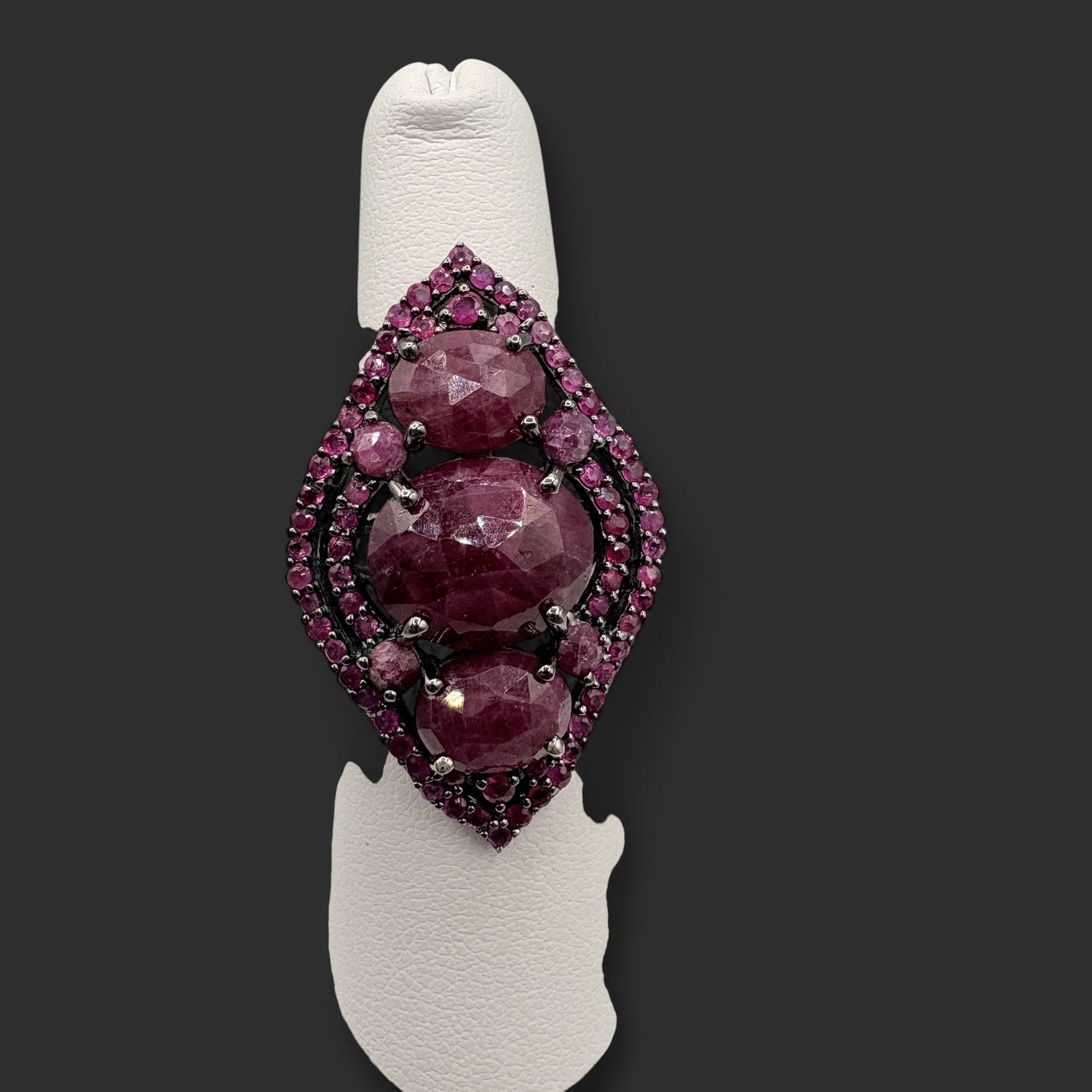 STERLING BLACK RHODIUM PLATED RUBY RING SIZE 7