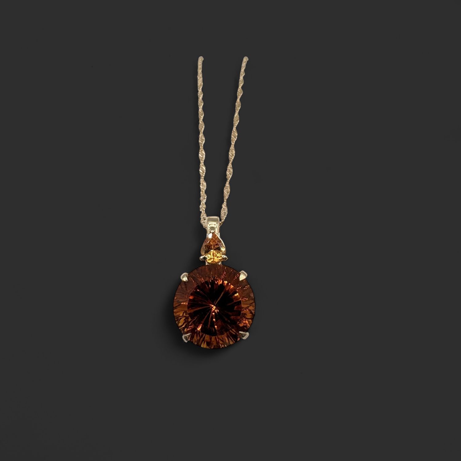 10K YELLOW GOLD CITRINE PENDANT WITH CHAIN 18"