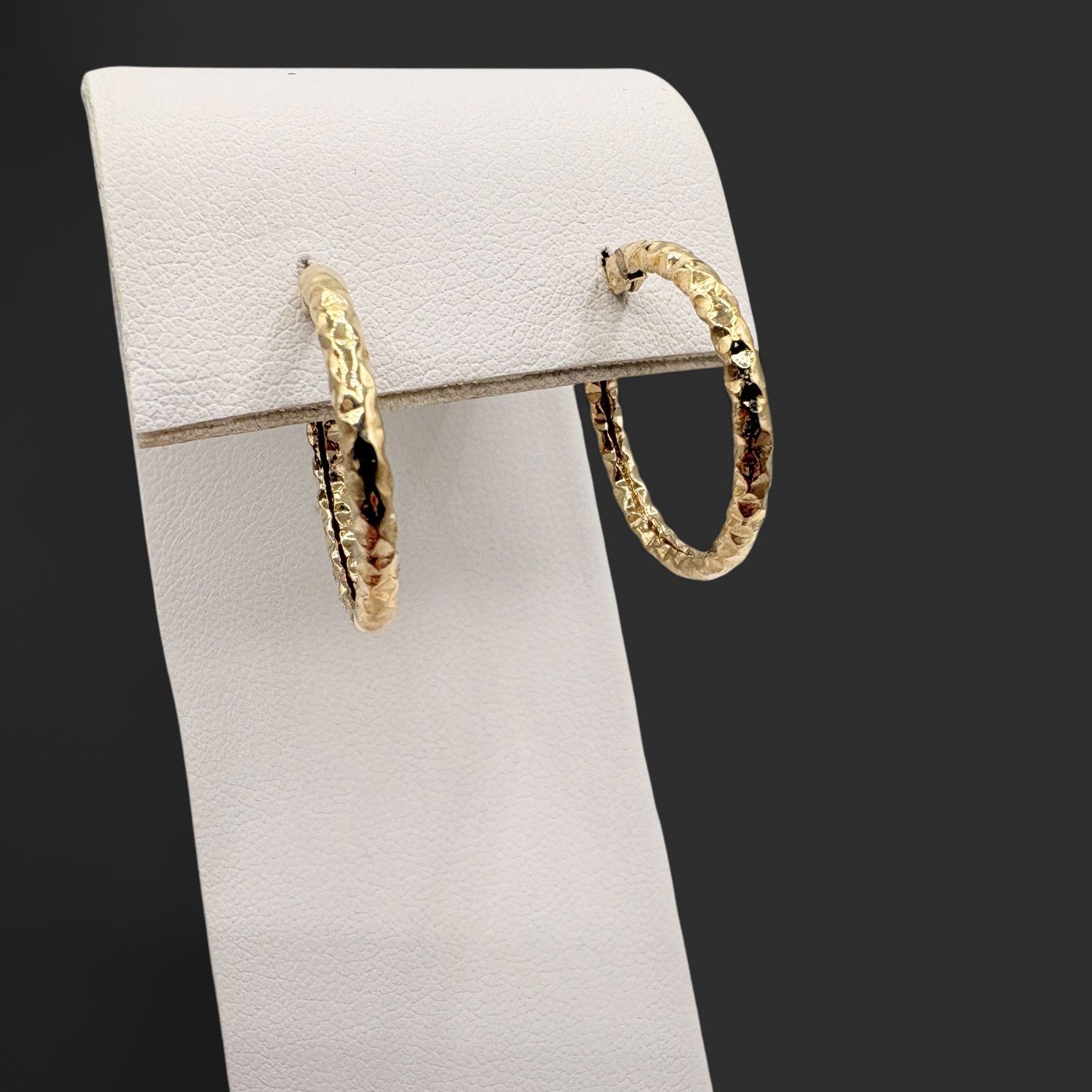 10K YELLOW GOLD DIAMOND CUT HOOP EARRING