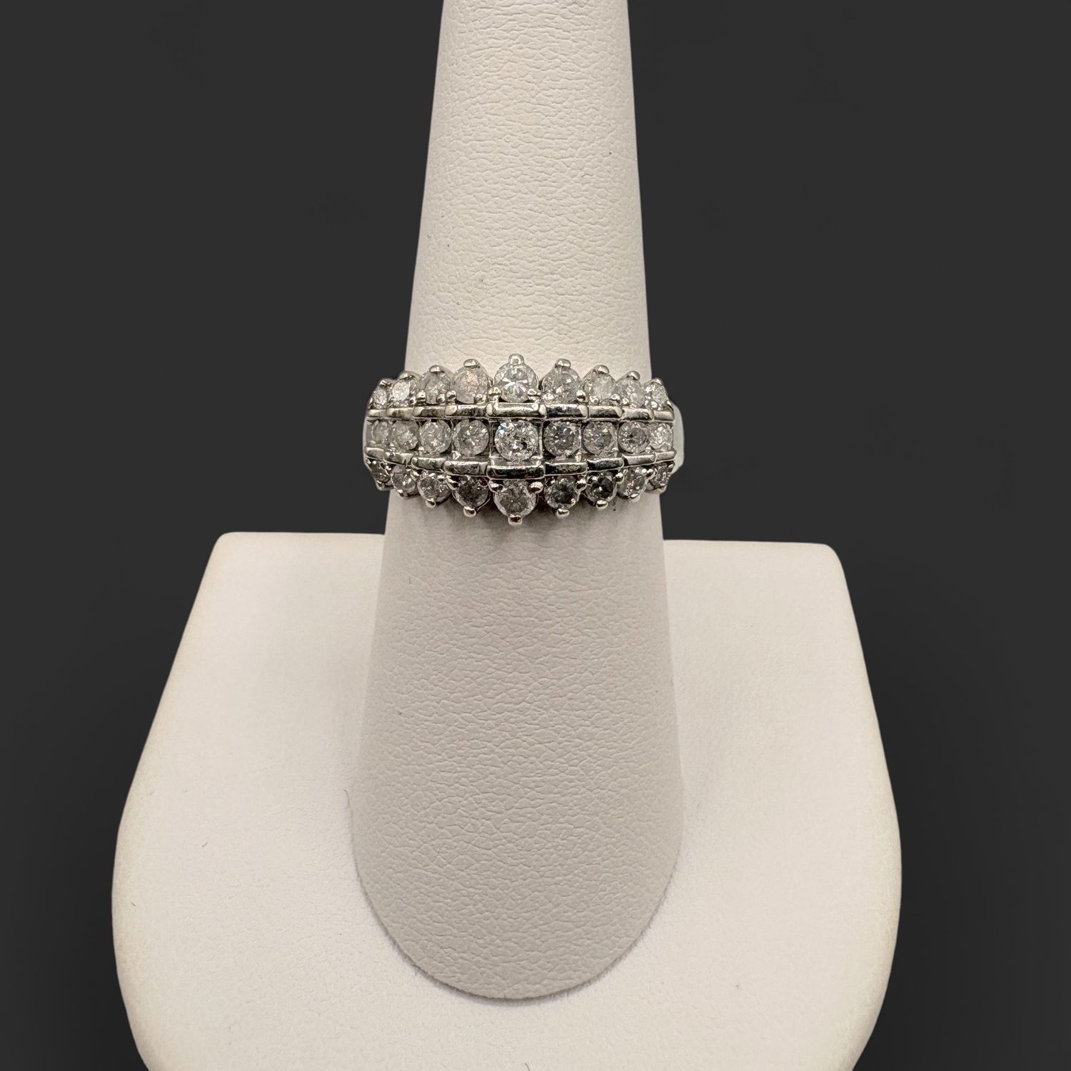 10K WHITE GOLD APPROX 1CTW DIAMOND RING SIZE 7.5
