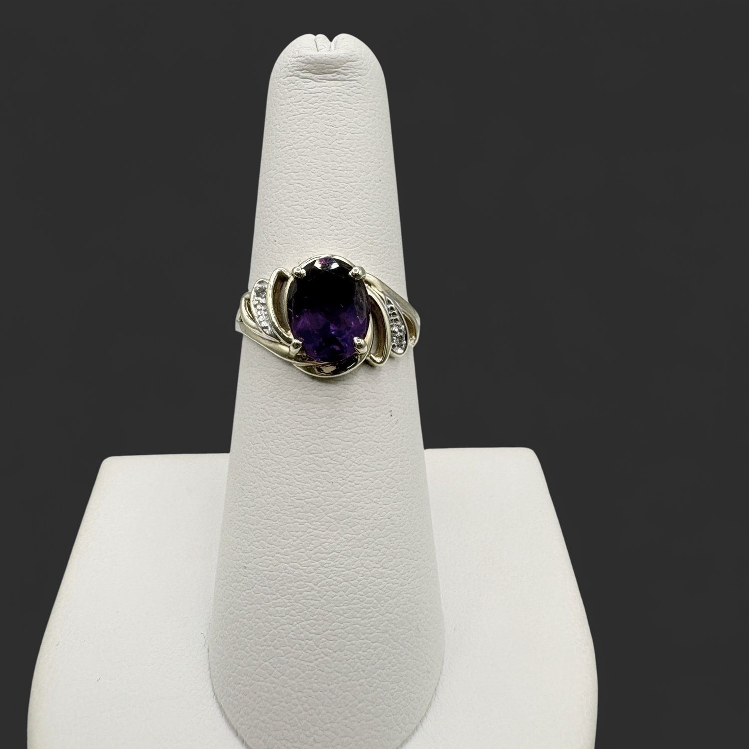 10K YELLOW GOLD AMETHYST RING SIZE 6.25