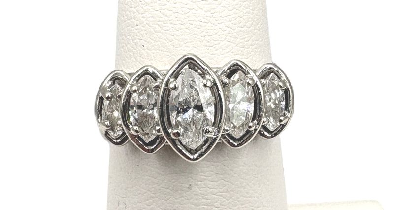 14K MARQUIS APPROX 1.15CTW DIAMOND RING SIZE 6