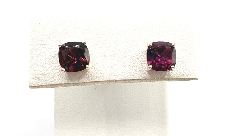 10K ROSE GOLD RHODOLITE GARNET STUD EARRING
