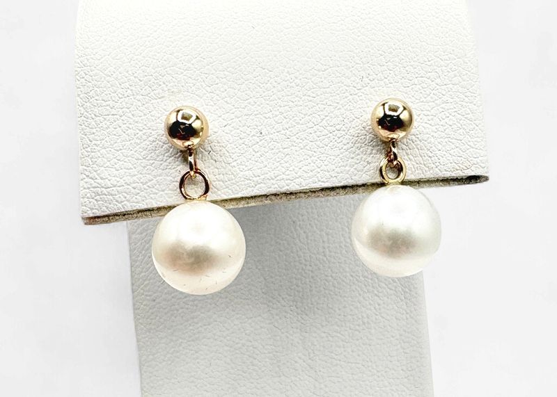 14K PEARL DANGLE EARRING IN YELLOW GOLD