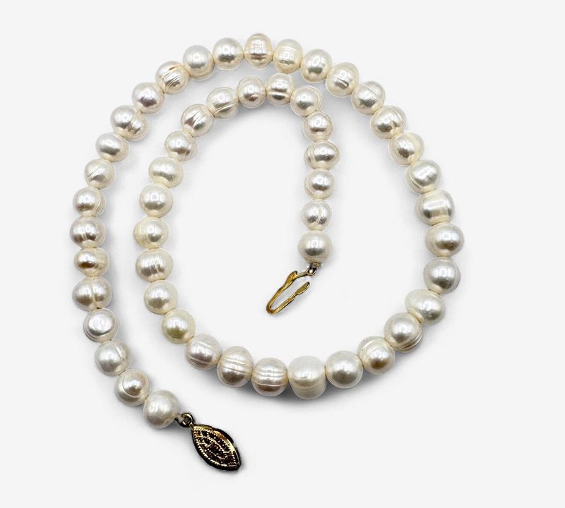 FRESH WATER PEARL NECKLACE 16"