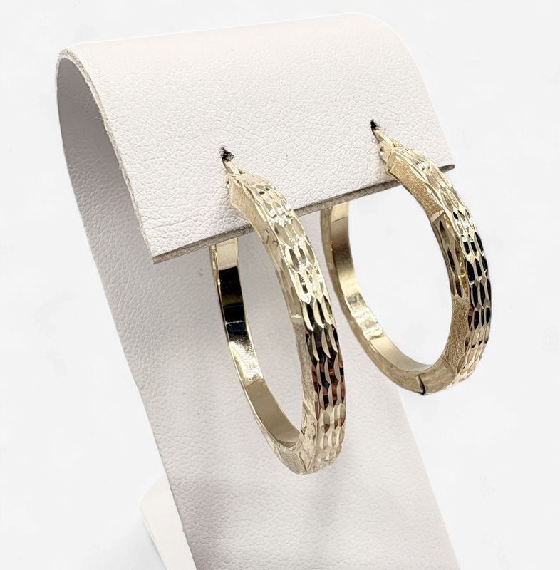 14KY DIAMOND CUT &amp; TEXTURED HOOP EARRING