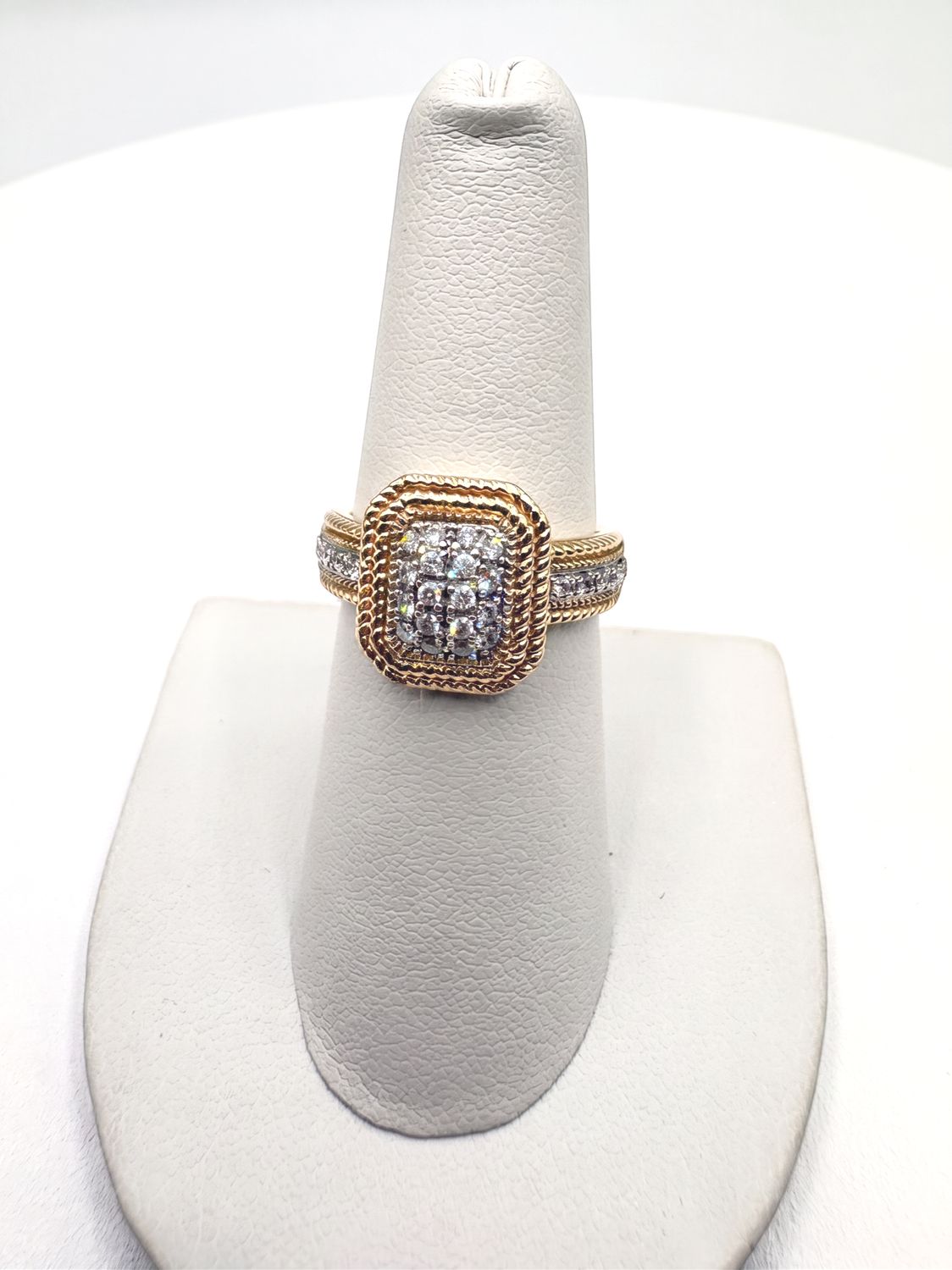 14KY TWO TONE APPROX .50CTW RING SIZE 7