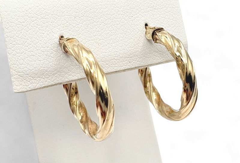 10KY TWISTED HOOP EARRING
